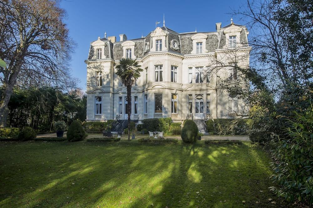 Hotel Chateau De Verrieres & Spa ソミュール エクステリア 写真